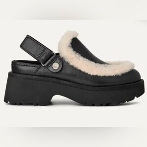 UGG Esmee Leather Clog. NIB.  SIZE 8